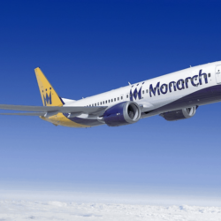 wanderlust tips hon 110000 hanh khach bi mac ket vi monarch airlines tuyen bo pha san 1 1