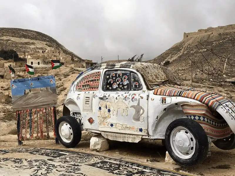 wanderlust tips thu vi khach san nho nhat the gioi trong chiec vokswagen beetle 2