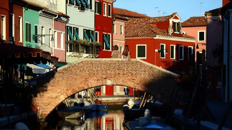 wanderlust tips ve dep dam cua 25 vung dat ruc ro sac mau tren gioi 24