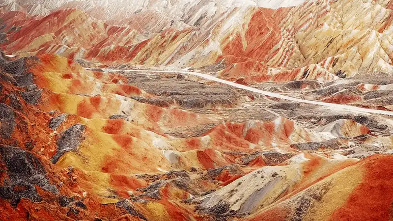 wanderlust tips ve dep dam cua 25 vung dat ruc ro sac mau tren gioi 3