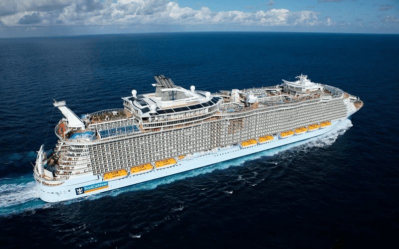 Choáng váng về độ xa hoa của siêu du thuyền Symphony of the Seas