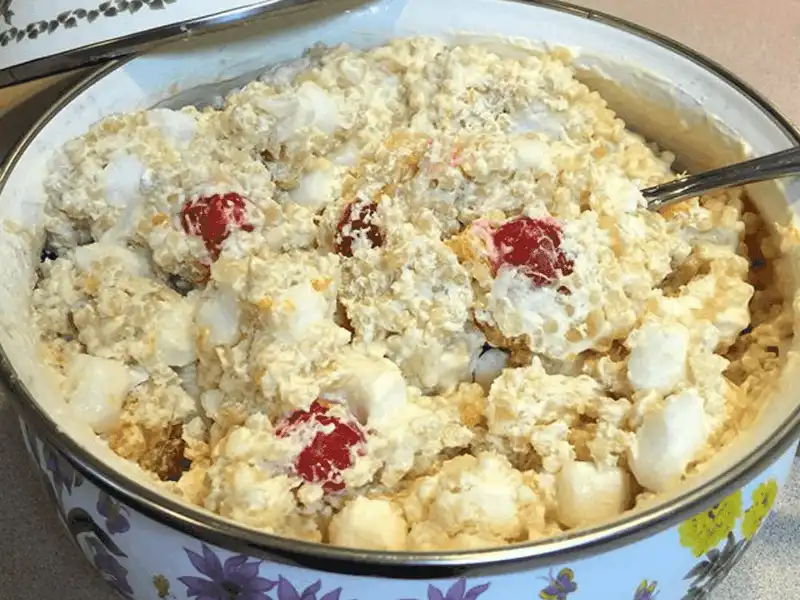 wanderlust tips 10 mon an truyen thong hap dan trong ngay le ta on o my 6