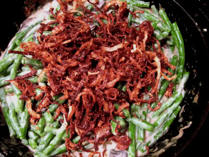 wanderlust tips 10 mon an truyen thong hap dan trong ngay le ta on o my 8