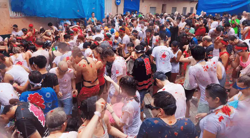 wanderlust tips 12 le hoi tuyet voi tren gioi ban nen tham gia mot lan trong doi 5