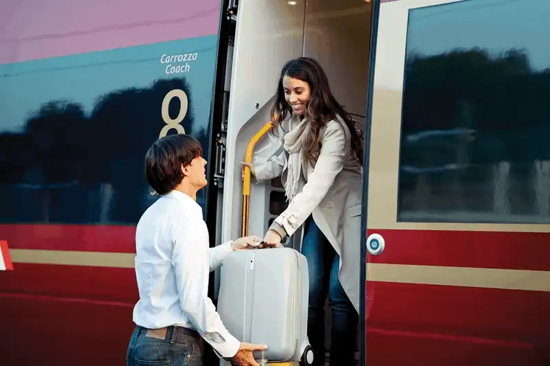 wanderlust tips 6 ly tuyet voi de chon tau hoa la phuong tien di chuyen khi di du lich 3