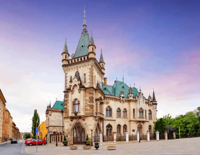 wanderlust tips 8 trai nghiem khong the bo qua o kosice slovakia 8 1