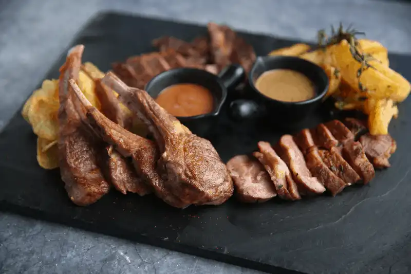 wanderlust tips Trai nghiem am thuc Chau au tai Pincho Tapas Kitchen Drinks3