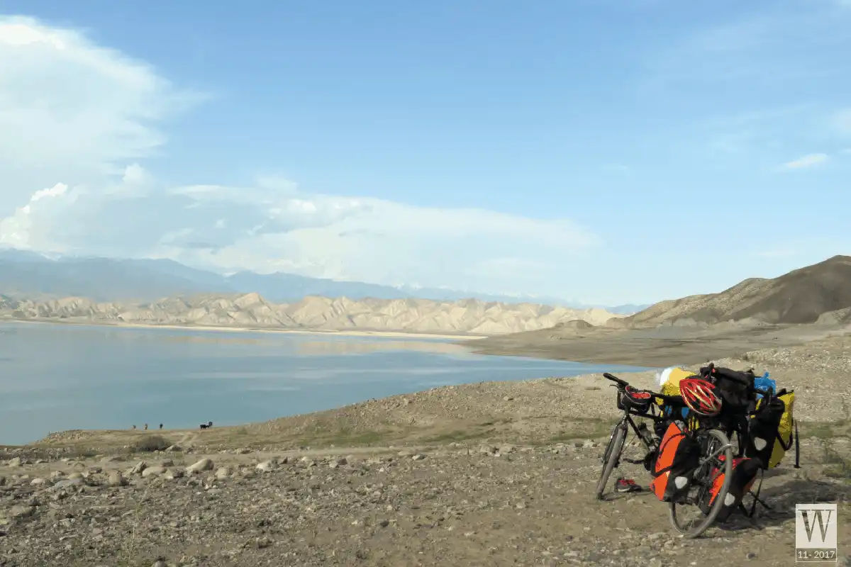 Trải nghiệm xuyên lục địa bằng xe đạp 10 wanderlust tips Trai nghiem xuyen luc dia bang xe dap2