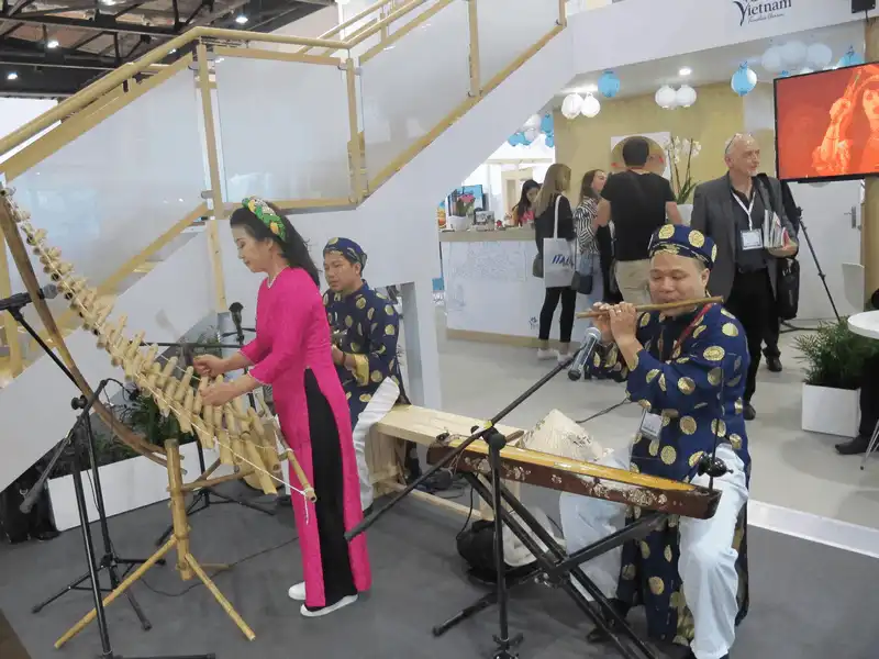 wanderlust tips an tuong Du lich Viet Nam tai Hoi cho du lich The gioi WTM 20172