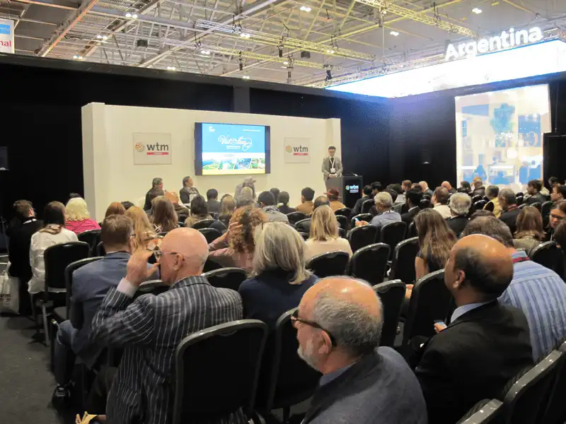 wanderlust tips an tuong Du lich Viet Nam tai Hoi cho du lich The gioi WTM 20179