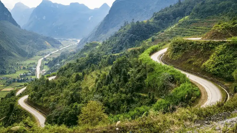 wanderlust tips bao anh gioi thieu tour xe may kham pha viet nam 1