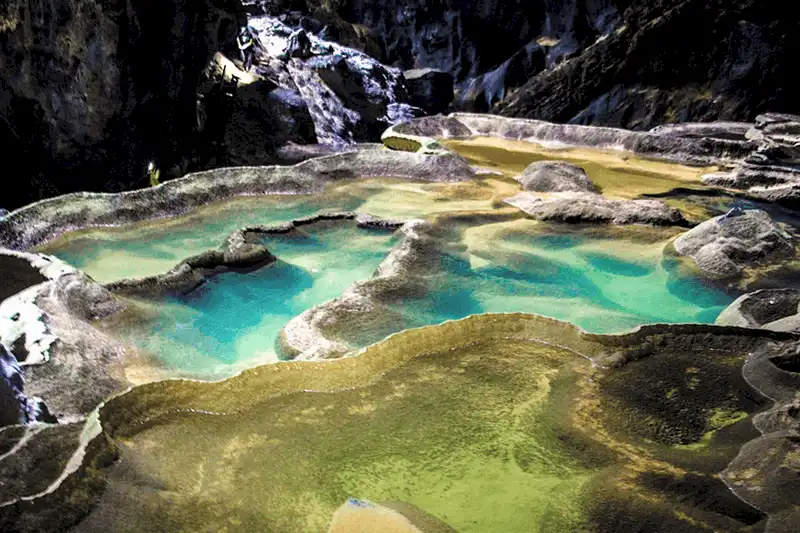 wanderlust tips bao nga vi son doong nhu gioi bi lang quen duoi long dat 4