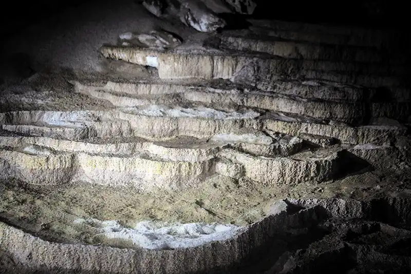 wanderlust tips bao nga vi son doong nhu gioi bi lang quen duoi long dat 5