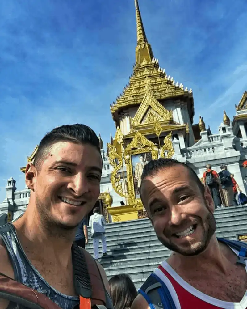 wanderlust tips du khach bi bat vi chup anh phan cam khoe vong 3 tai ngoi den o thai lan 1
