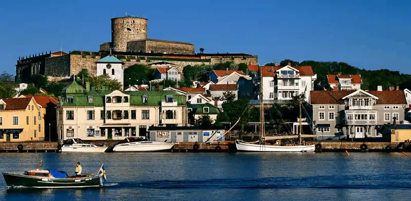 wanderlust tips du lich den 10 quoc gia hanh phuc nhat gioi 9