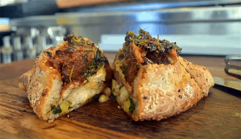 wanderlust tips ghe 6 quan an nuc tieng tai cho mahane yehuda o jerusalem 2