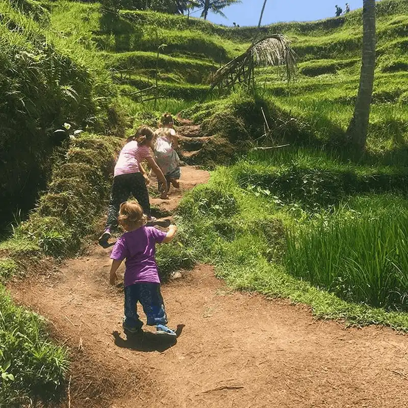 wanderlust tips gia dinh canavan va cuoc song du lich khap chau a 3