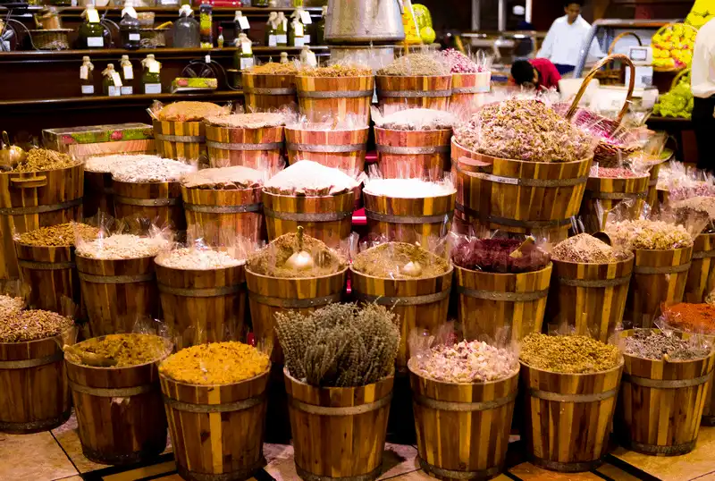 wanderlust tips kham pha spice souk cho gia vi noi tieng o dubai 2
