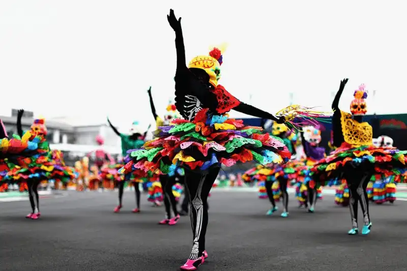 wanderlust tips ngay nguoi chet day mau sac tai mexico 11