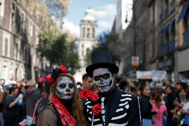 wanderlust tips ngay nguoi chet day mau sac tai mexico 12