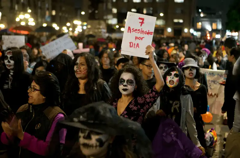 wanderlust tips ngay nguoi chet day mau sac tai mexico 17