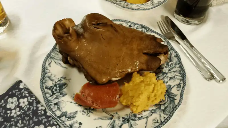 wanderlust tips smalahove mon khien thuc khach khoc thet cua na uy 7