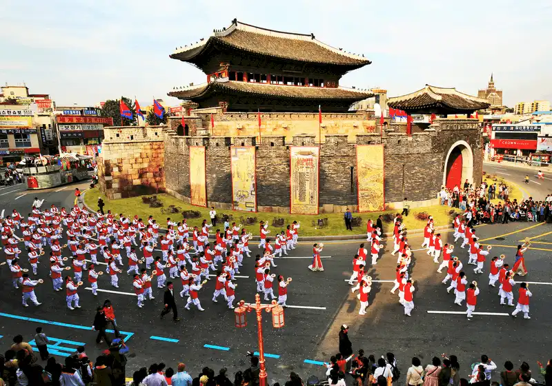 Suwon - điểm du lịch Hàn Quốc hấp dẫn ít người biết tới 6 wanderlust tips suwon diem du lich han quoc hap dan it nguoi biet toi 2