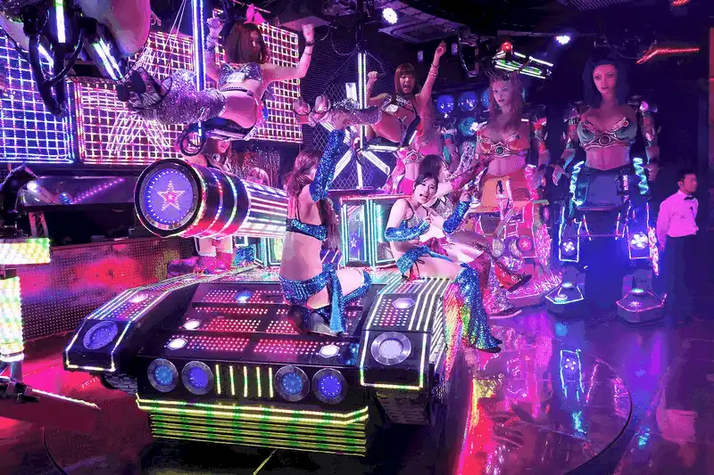 wanderlust tips tron mat truoc 8 nha hang co phong cach ky quac nhat gioi 4