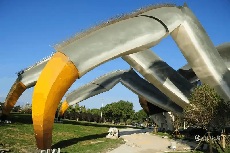 wanderlust tips trung quoc xuat hien toa nha hinh cua khong lo trong y nhu 5