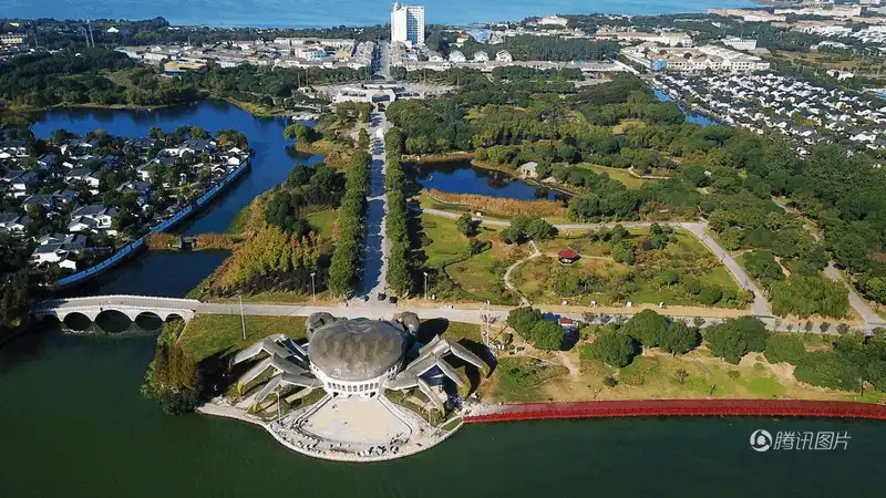 wanderlust tips trung quoc xuat hien toa nha hinh cua khong lo trong y nhu 7