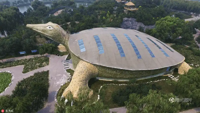 wanderlust tips trung quoc xuat hien toa nha hinh cua khong lo trong y nhu 8