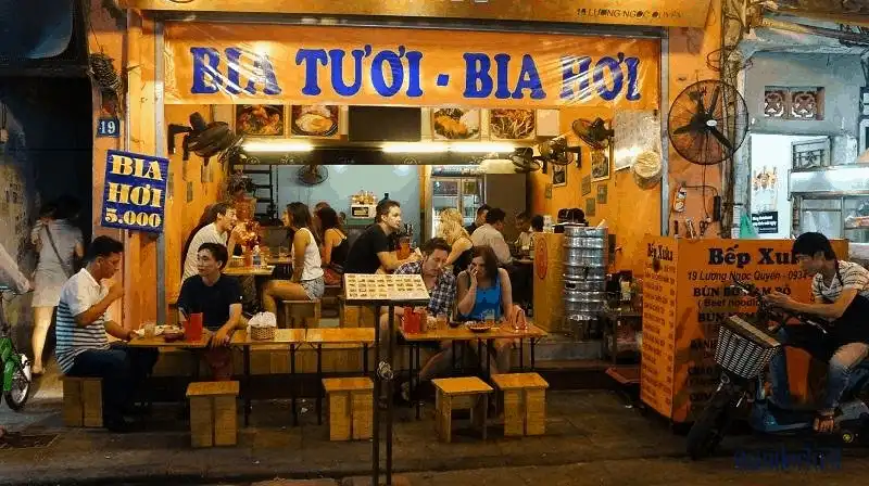 wanderlust tips 6 con pho Ha Noi nhac den la them 22