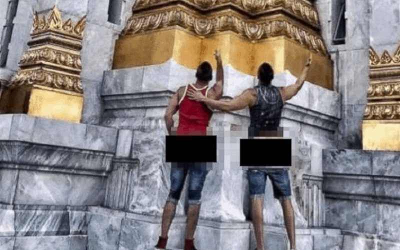 Du khách bị bắt vì chụp ảnh phản cảm khoe vòng 3 tại ngôi đền ở Thái Lan 5 wanderlust tips du khach bi bat vi chup anh phan cam khoe vong 3 tai ngoi den o thai lan 3