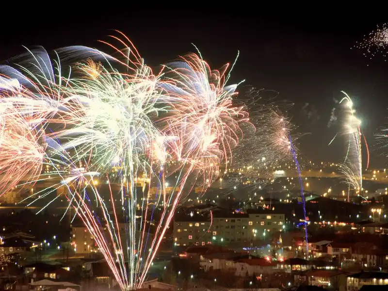 wanderlust tips 10 thanh pho don nam moi soi dong va long lay nhat gioi 4