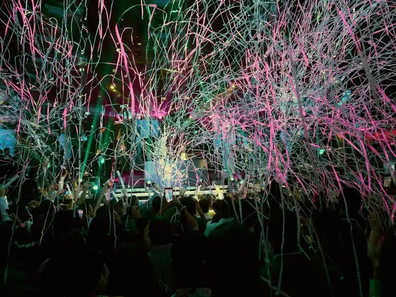 wanderlust tips 10 thanh pho don nam moi soi dong va long lay nhat gioi 7