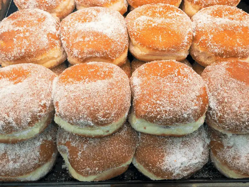 wanderlust tips 19 phong tuc don nam moi day thu vi cua cac quoc gia tren the gioi 12