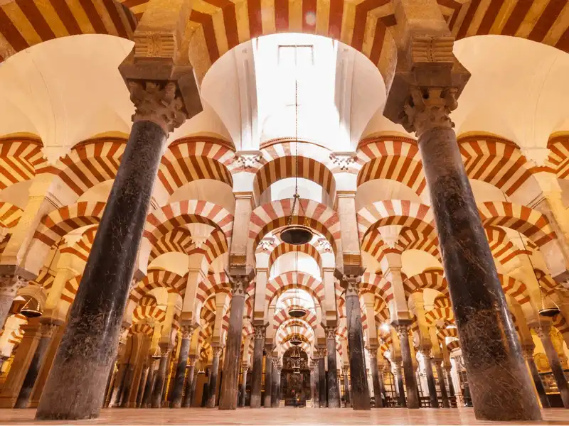 wanderlust tips 20 nha tho co kien truc doc dao va trang le nhat chau au 20