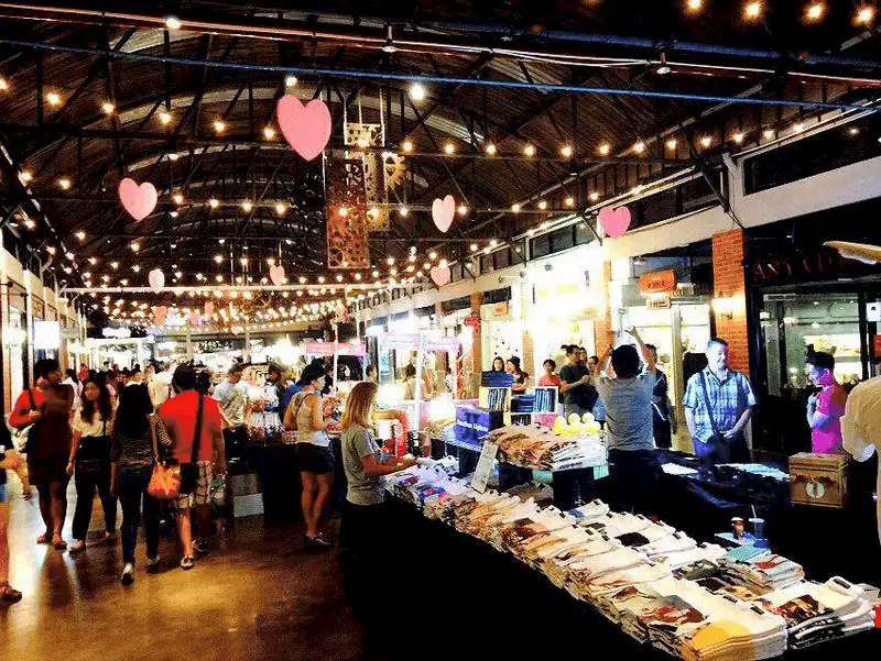 wanderlust tips 4 khu cho nhung tin mua sam nhat dinh phai ghe tham khi den thai lan 6