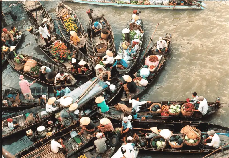 wanderlust tips 5 khu cho noi ban nen ghe tham neu ve mien tay 1