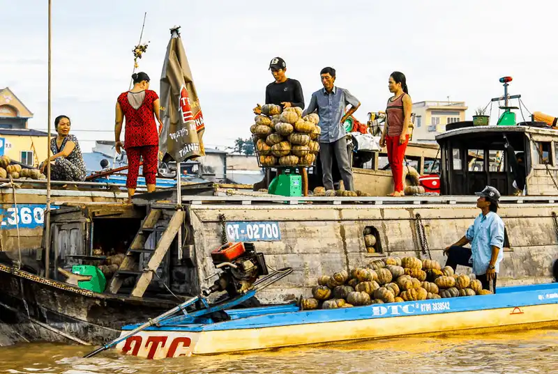 5 khu chợ nổi bạn nên ghé thăm nếu về miền Tây 9 wanderlust tips 5 khu cho noi ban nen ghe tham neu ve mien tay 5