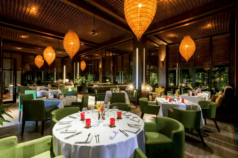 Chia sẻ yêu thương mùa lễ hội tại Sunrise Premium Resort & Spa Hội An 5 wanderlust tips Chia se yeu thuong mua le hoi tai Sunrise Premium Resort Spa Hoi An3