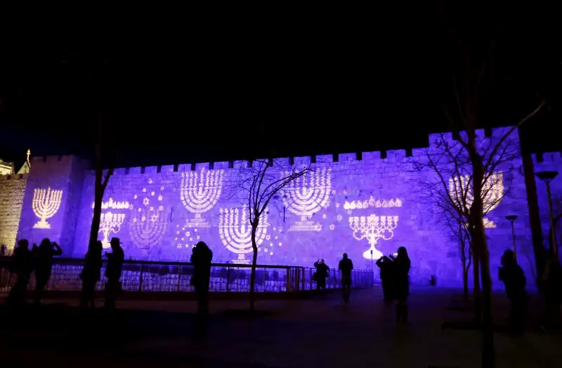 wanderlust tips cam nhan khong khi giang sinh 2017 tran ngap khap the gioi 16