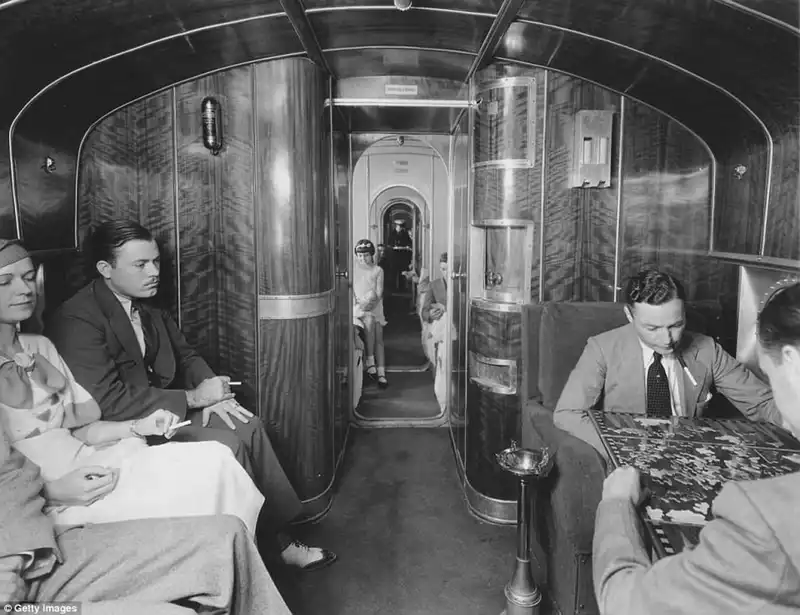 wanderlust tips can canh ben trong may bay hang sang cua nhung nam 1930 4