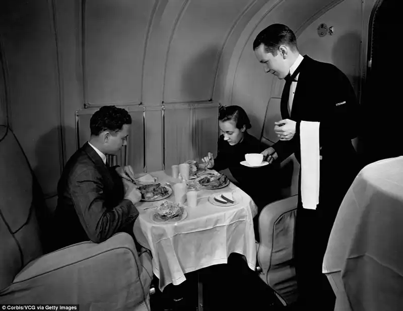 wanderlust tips can canh ben trong may bay hang sang cua nhung nam 1930 5