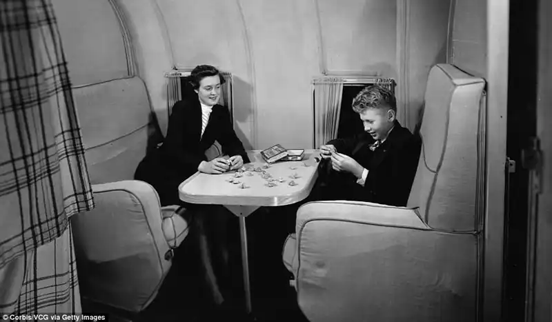 wanderlust tips can canh ben trong may bay hang sang cua nhung nam 1930 8