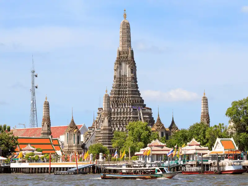 10 hành động "xấu xí" nhất du khách đã làm trong năm 2017 13 wanderlust tips diem danh 10 dieu te hai nhat du khach da lam trong nam 2017 10