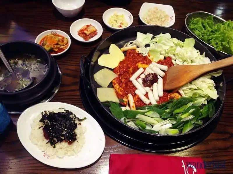 Du lịch ẩm thực 5 quốc gia châu Á ngay giữa lòng Hà Nội 25 wanderlust tips du lich am thuc 5 quoc gia chau a giua long ha noi 14