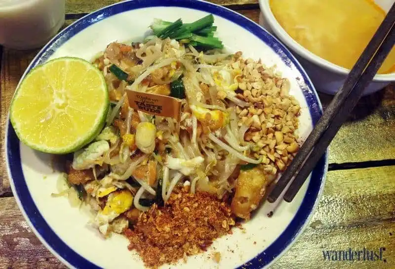 wanderlust tips du lich am thuc 5 quoc gia chau a giua long ha noi 31
