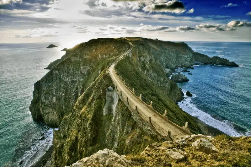 wanderlust tips ghe tham 6 thanh pho hoan toan vang bong o tren gioi 3