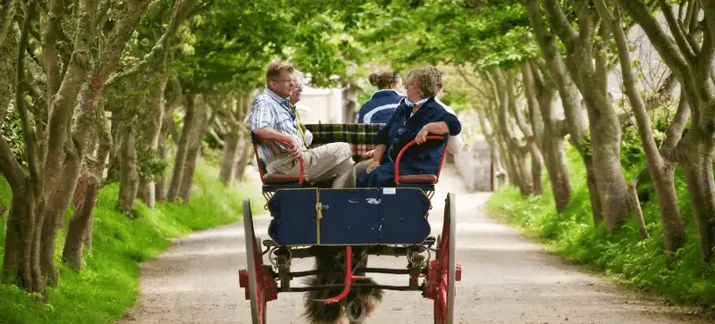 wanderlust tips ghe tham 6 thanh pho hoan toan vang bong o tren gioi 4